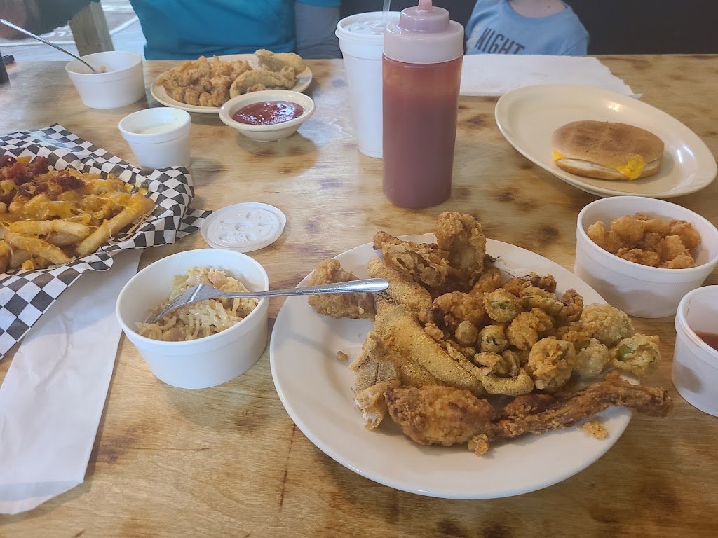 Sissys Restaurant | restaurant | 1855 LA-121, Hineston, LA 71438, USA | 3187935353 OR +1 318-793-5353