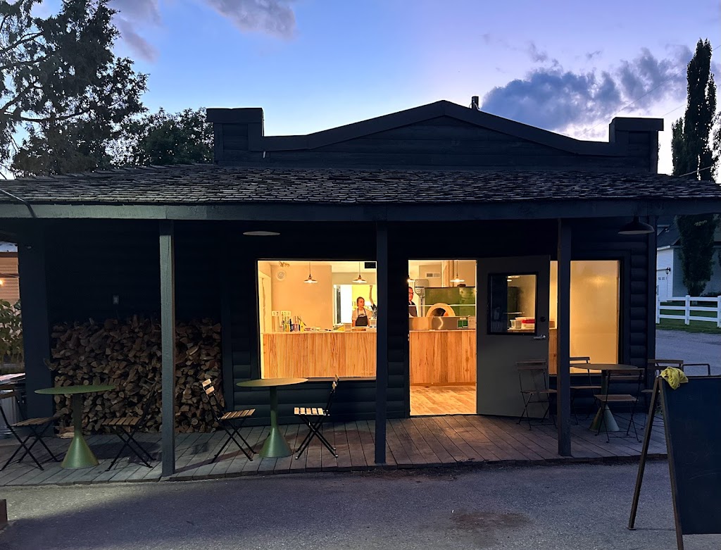 Gladys Pizza | restaurant | 2703 US-89, Fish Haven, ID 83287, USA | 2086847776 OR +1 208-684-7776