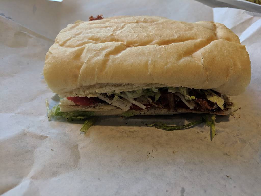 Scotts Subs | restaurant | 1325 Quarry Park Dr, De Pere, WI 54115, USA | 9206324297 OR +1 920-632-4297