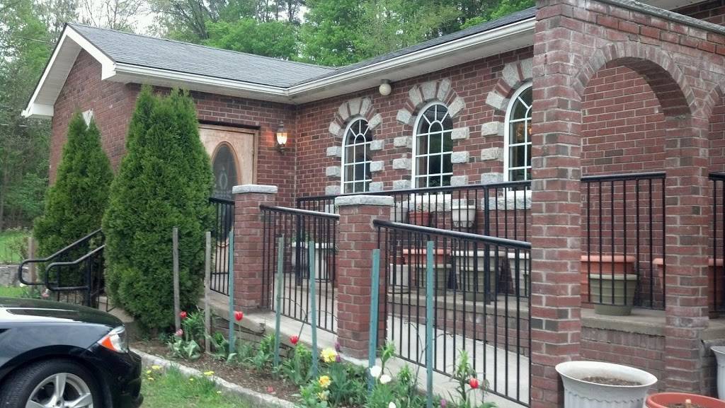 Villa Mia | restaurant | 90 S Main St, Sandisfield, MA 01255, USA | 4132584236 OR +1 413-258-4236