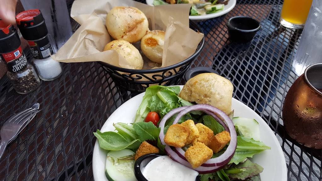 Tunxis Grill & Pizzeria | restaurant | 3 Tunxis St, Windsor, CT 06095, USA | 8606886429 OR +1 860-688-6429