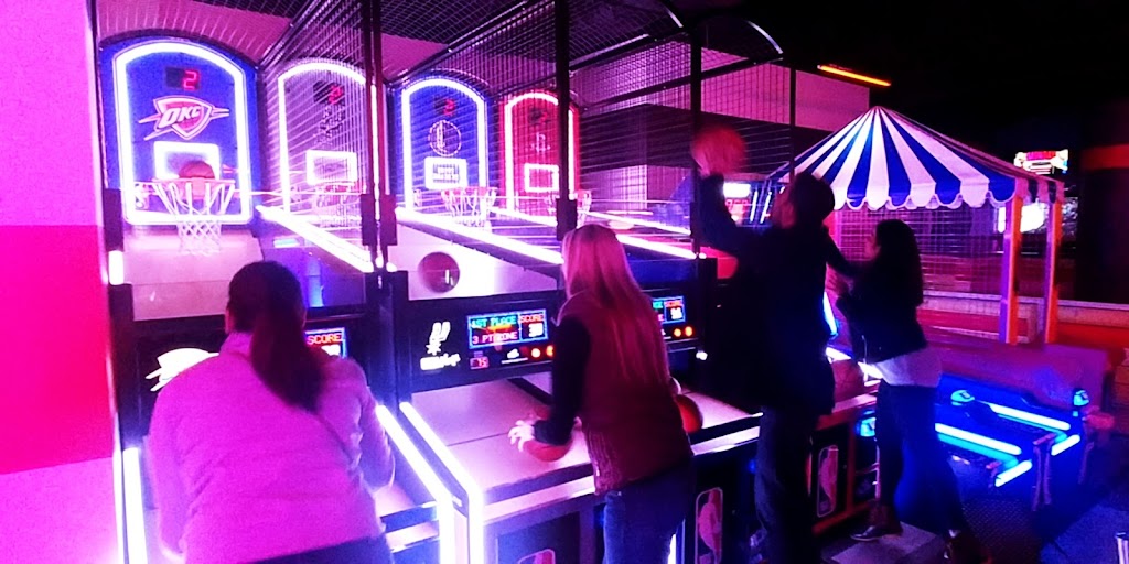 Bowlero Fairview | restaurant | 351 Town Pl, Fairview, TX 75069, USA | 9724579500 OR +1 972-457-9500