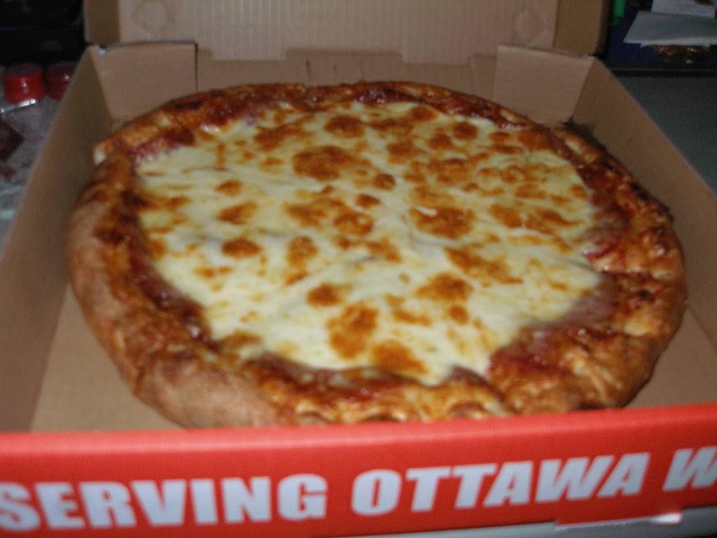 Willys Pizza | restaurant | 1541 Merivale Rd, Nepean, ON K2G 5W1, Canada | 6137231234 OR +1 613-723-1234