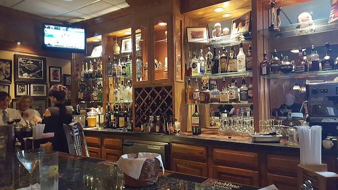 DeLallos Fort Couch Cafe | restaurant | 91 Fort Couch Rd, Pittsburgh, PA 15241, USA | 4128354320 OR +1 412-835-4320