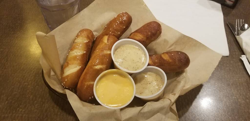 Eatn Park | restaurant | 2675 Oakland Ave, Indiana, PA 15701, USA | 7244652301 OR +1 724-465-2301