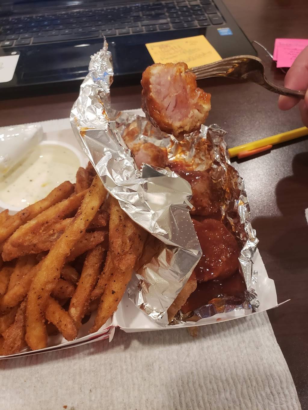 Rallys | restaurant | 1340 W Mound St, Columbus, OH 43223, USA | 6142288258 OR +1 614-228-8258