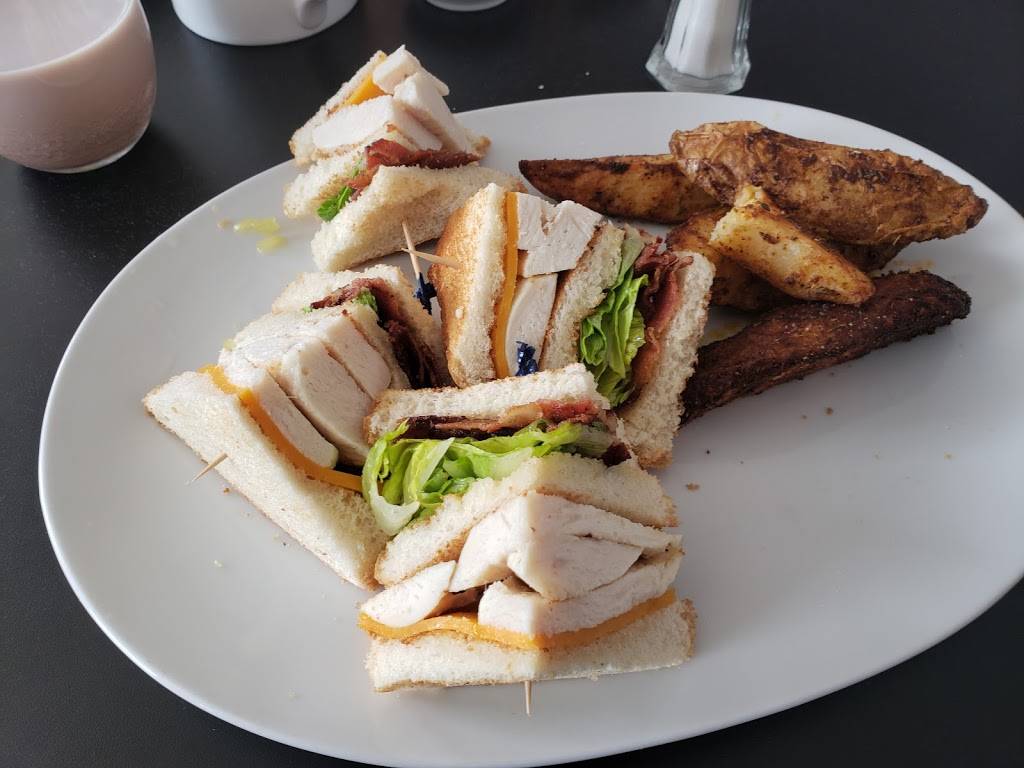 Antonias Bistro | restaurant | 28 Doxsee Ave S, Campbellford, ON K0L 1L0, Canada | 7056320505 OR +1 705-632-0505