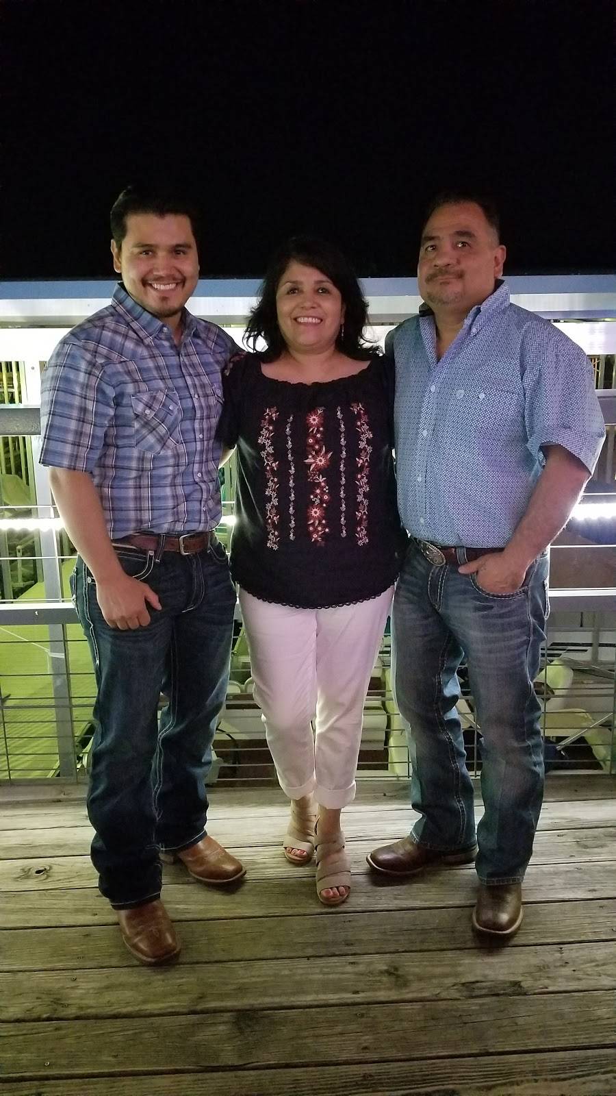 Sammys on the Lake | restaurant | 6680 Peden Rd, Fort Worth, TX 76179, USA | 6828411122 OR +1 682-841-1122