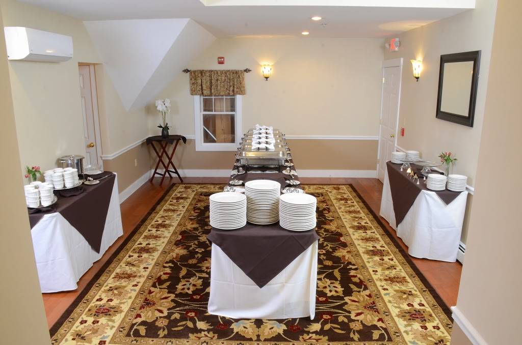 Six Burner Bistro | restaurant | 13 Main St B, Plymouth, NH 03264, USA | 6035369099 OR +1 603-536-9099