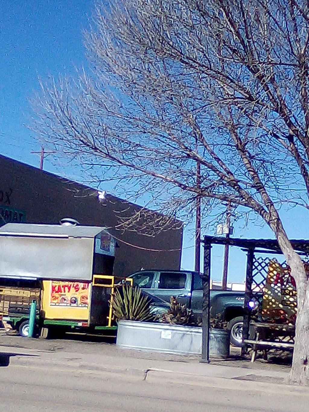 Katy’s Ricos Hot Dogs | restaurant | N Haskell Ave, Willcox, AZ 85643, USA | 5207302711 OR +1 520-730-2711