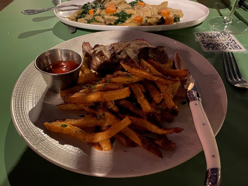 Frenchie Wine Bistro | restaurant | 560 Tremont St, Boston, MA 02118, USA | 8572335941 OR +1 857-233-5941