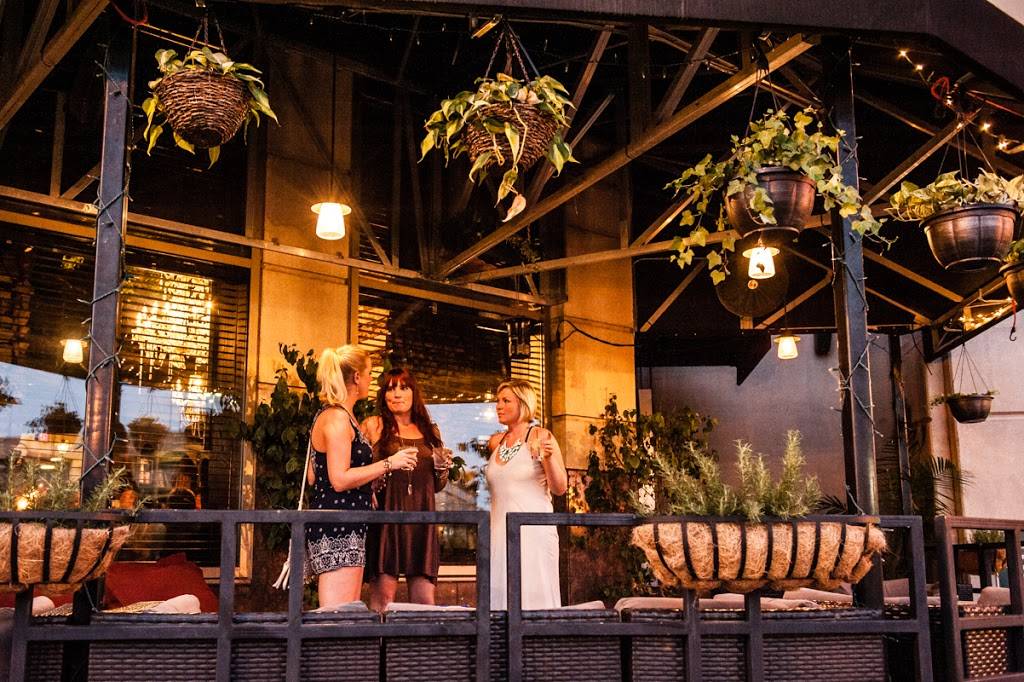 Silly Goose | night club | 100 Peabody Pl Suite 190, Memphis, TN 38103, USA | 9014356915 OR +1 901-435-6915