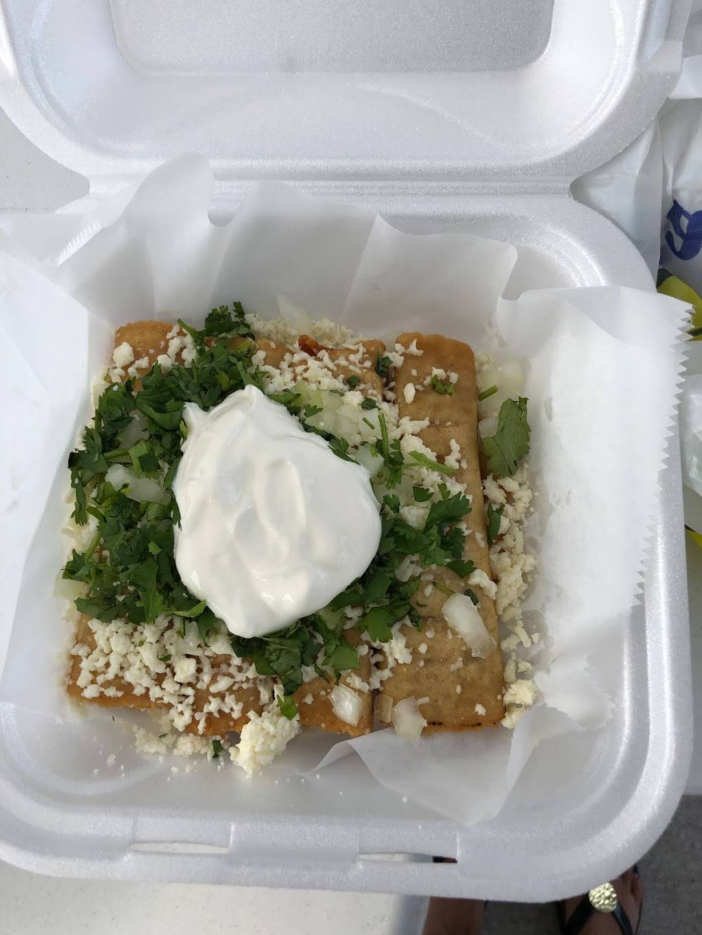 Mis Antojitos Mexicanos | restaurant | 3410 S Kings Ave, Brandon, FL 33511, USA | 8134450492 OR +1 813-445-0492