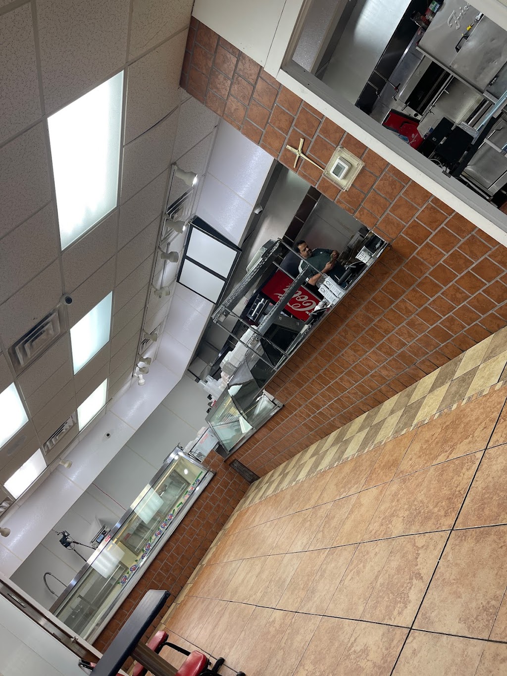 Wallys fish & chicken | restaurant | 3530 S Waverly Rd, Lansing, MI 48911, USA | 5172722222 OR +1 517-272-2222