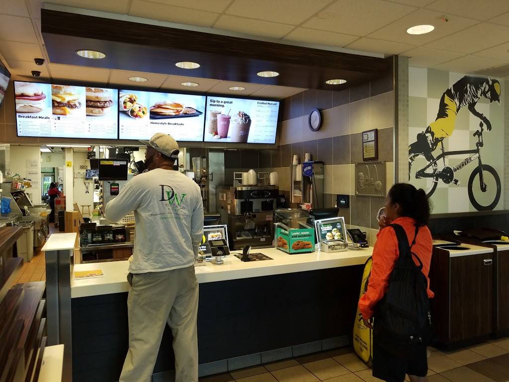 McDonalds | cafe | 326 Indian Trace, Weston, FL 33326, USA | 9543844450 OR +1 954-384-4450