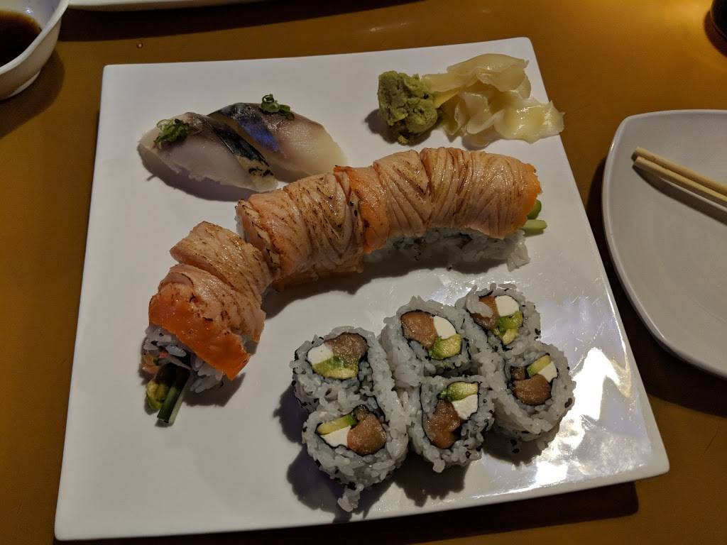 Kinta Sushi | restaurant | 135 Hiawatha Dr, Carol Stream, IL 60188, USA | 6302609557 OR +1 630-260-9557