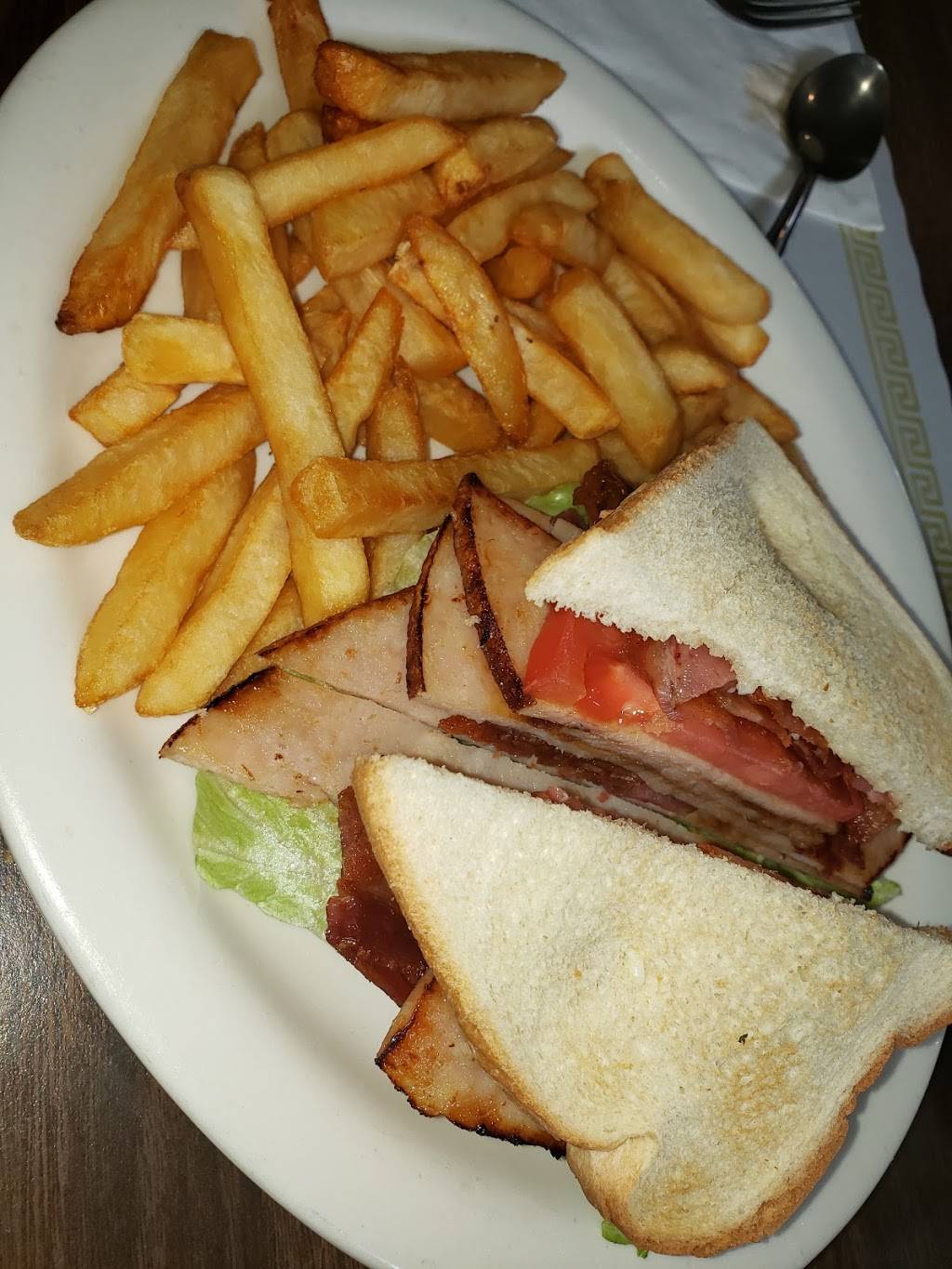 Rosas Kitchen | restaurant | 757 Main St, Pawtucket, RI 02860, USA | 4014753023 OR +1 401-475-3023