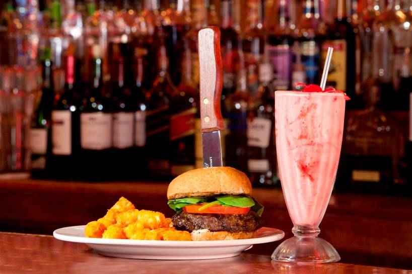 Tracys Saloon & Eatery | restaurant | 2207 E Franklin Ave, Minneapolis, MN 55404, USA | 6123321865 OR +1 612-332-1865