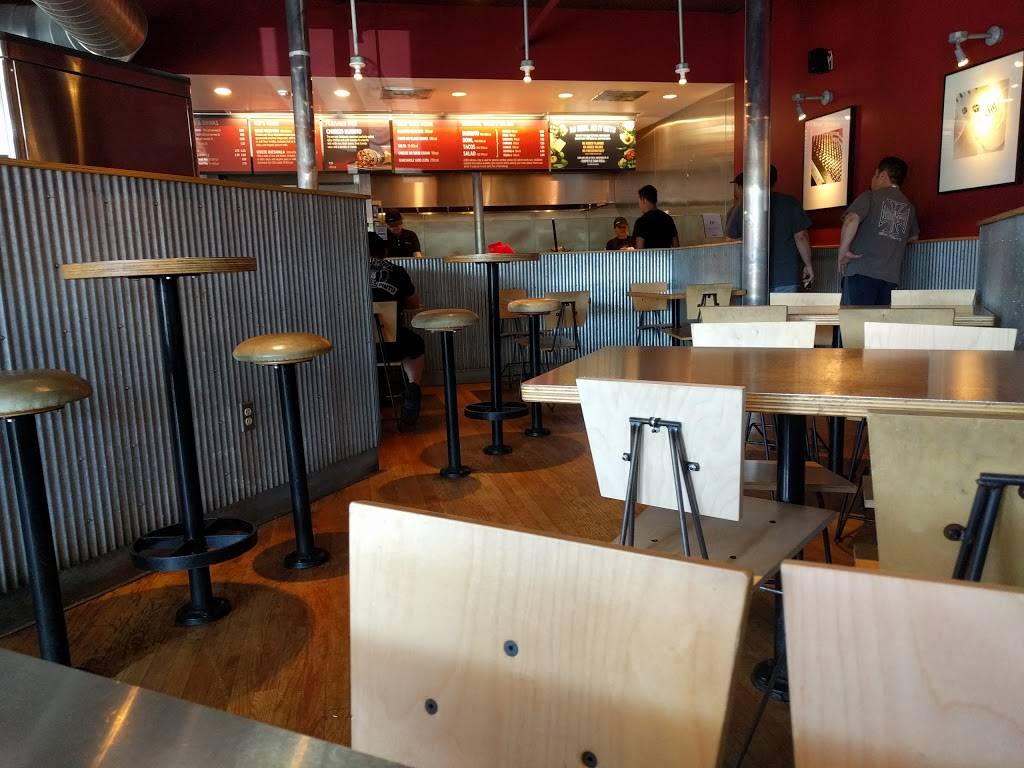 Chipotle Mexican Grill | restaurant | 616 Fellsway, Medford, MA 02155, USA | 7813936871 OR +1 781-393-6871