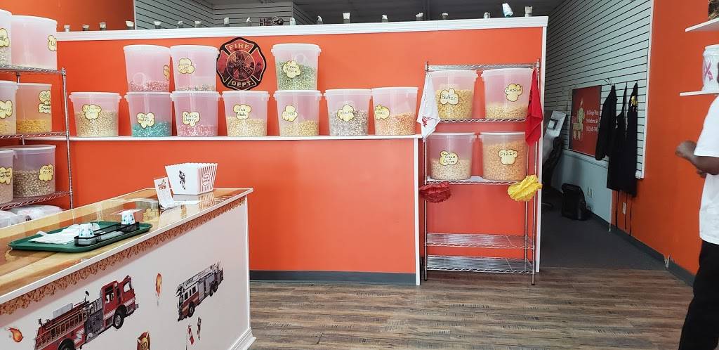 Maxs Firehouse Popcorn | restaurant | 16 College Plaza, Statesboro, GA 30458, USA | 9126817840 OR +1 912-681-7840