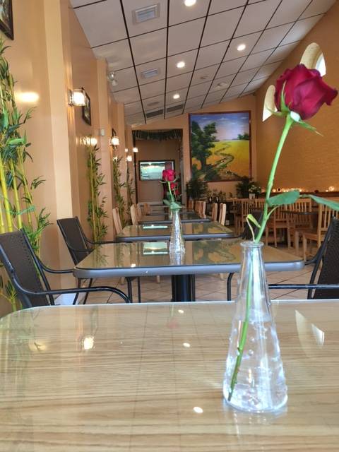 Aurora Vietnamese American Restaurant & Bar | restaurant | 140 Washington St, Salem, MA 01970, USA | 9782242422 OR +1 978-224-2422