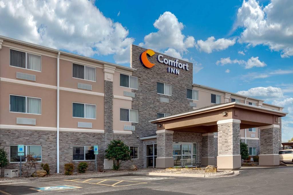 Comfort Inn Oklahoma City South - I-240 | restaurant | 7601 C A Henderson Blvd, Oklahoma City, OK 73139, USA | 4056313111 OR +1 405-631-3111