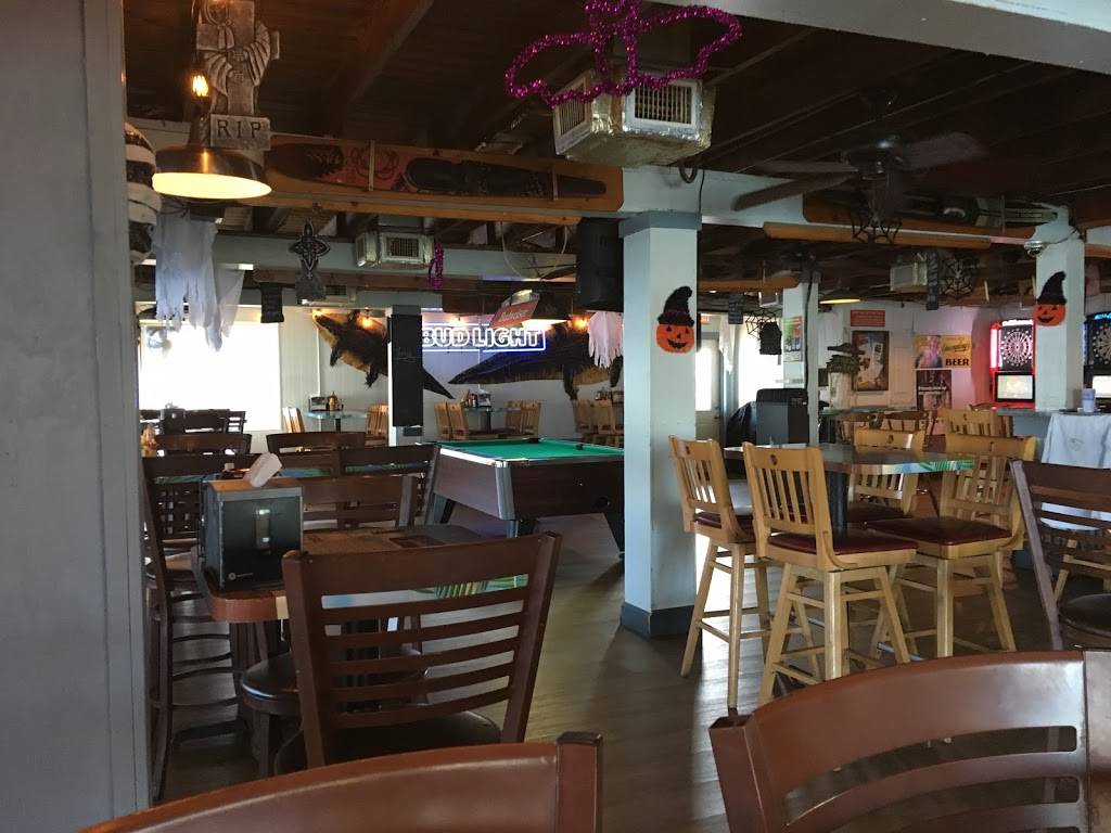 Old Man Franks | restaurant | 1005 Lake Howard Dr SW, Winter Haven, FL 33880, USA | 8632949179 OR +1 863-294-9179