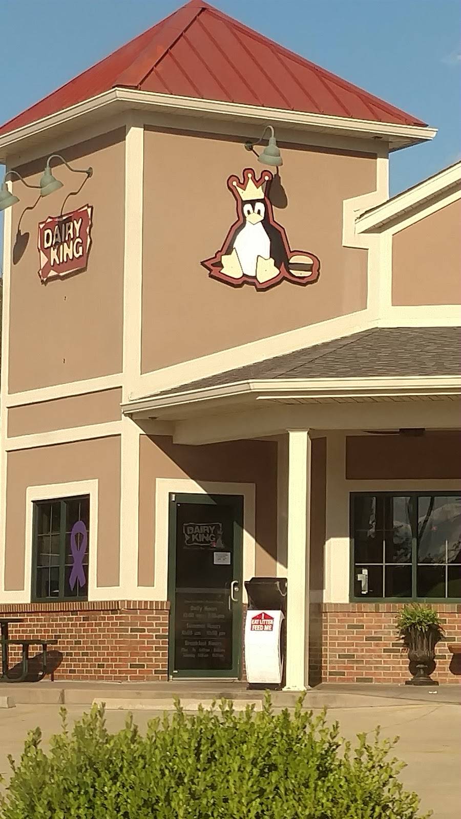 Dairy King | restaurant | 320 W Broadway, Trenton, IL 62293, USA | 6182242222 OR +1 618-224-2222