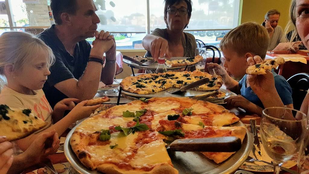 Peppis Pizzeria | restaurant | 4111 Tamiami Trail N, Naples, FL 34103, USA | 2396590280 OR +1 239-659-0280