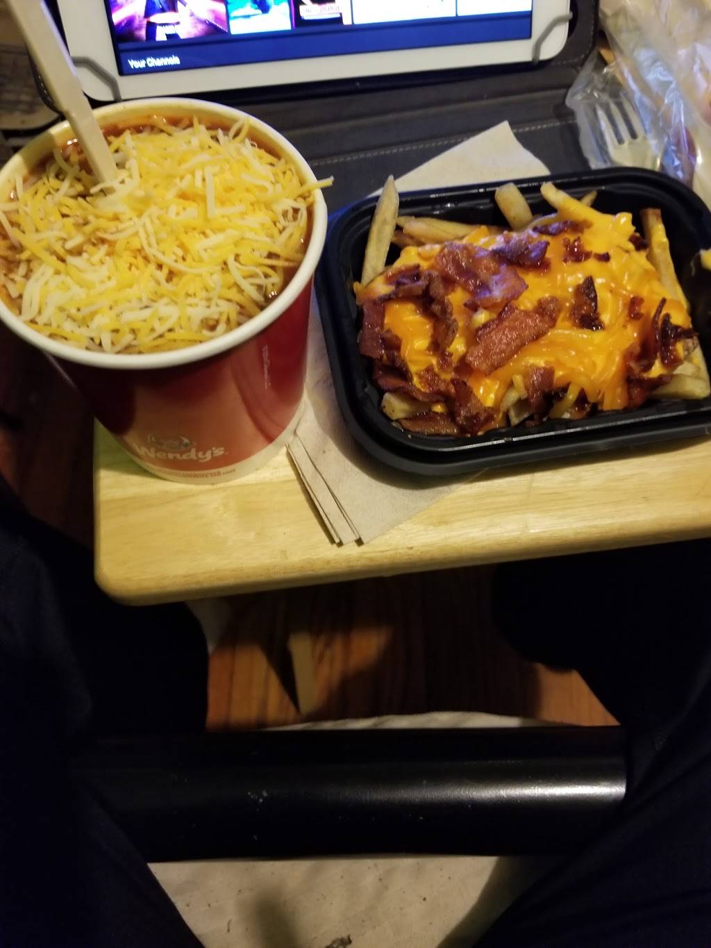 Wendys | restaurant | 25345 Hoover Rd, Warren, MI 48089, USA | 5867587342 OR +1 586-758-7342