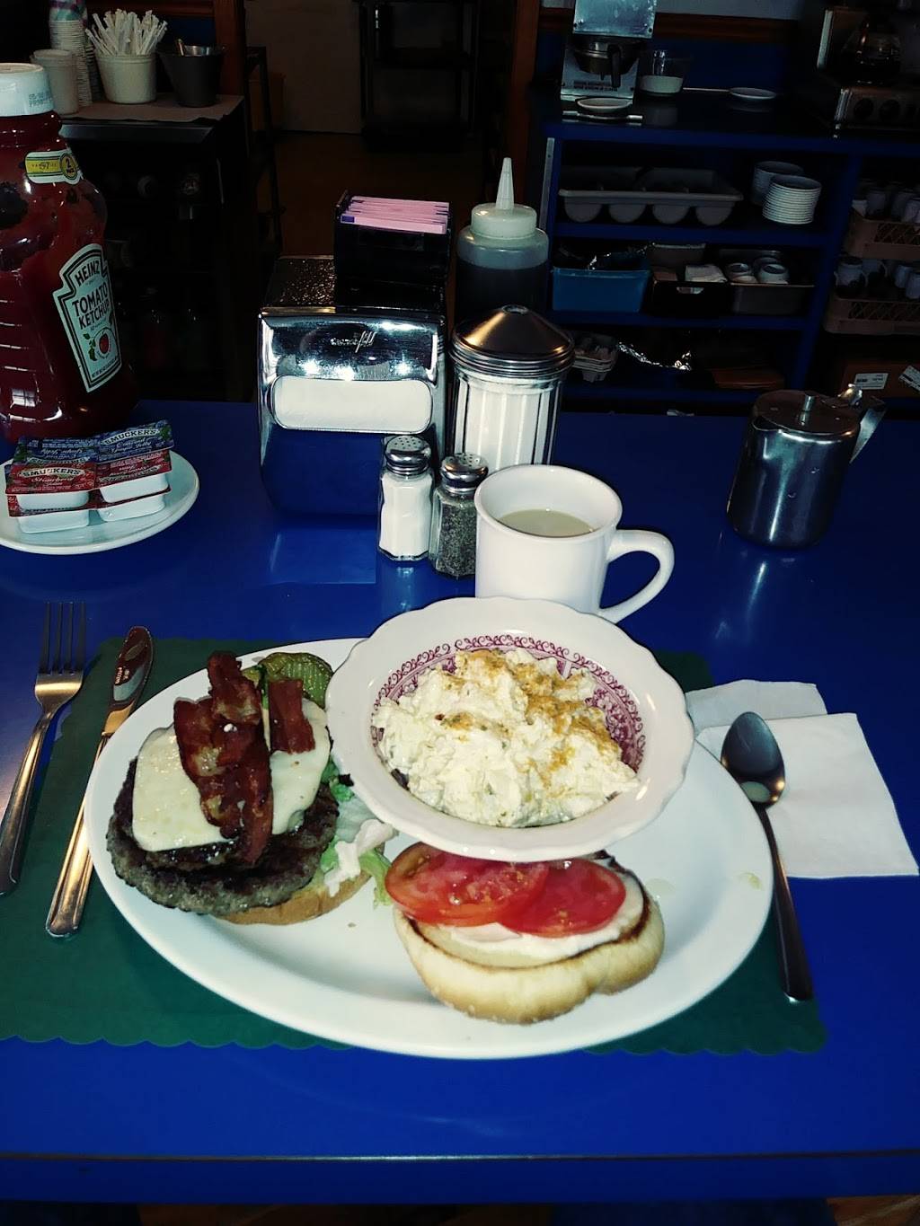 Dons Luncheonette | restaurant | 169 Benefit St, Pawtucket, RI 02861, USA | 4017252530 OR +1 401-725-2530