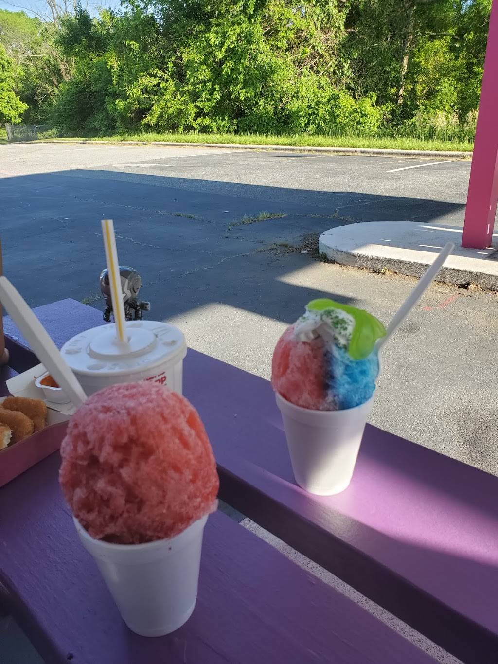 Pelicans SnoBalls | restaurant | 2405 Randleman Rd, Greensboro, NC 27406, USA | 9199373971 OR +1 919-937-3971