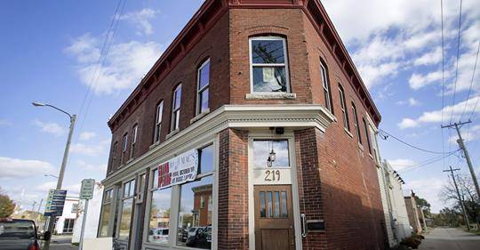 Bo Macs | restaurant | 219 16th Ave SE, Cedar Rapids, IA 52401, USA | 3198263154 OR +1 319-826-3154