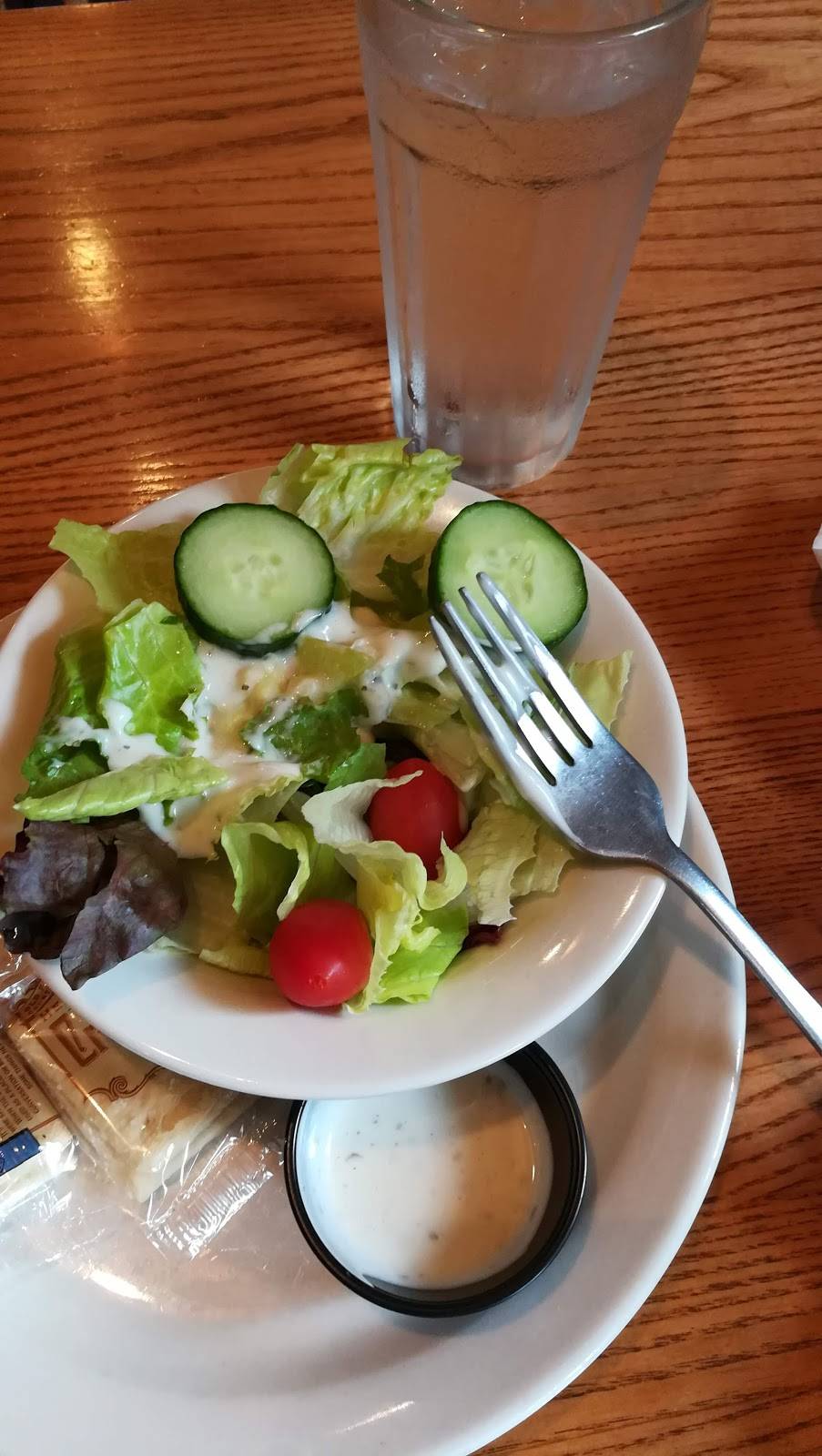 Cracker Barrel Old Country Store | restaurant | 915 N Woodbine Rd, St Joseph, MO 64506, USA | 8162795191 OR +1 816-279-5191