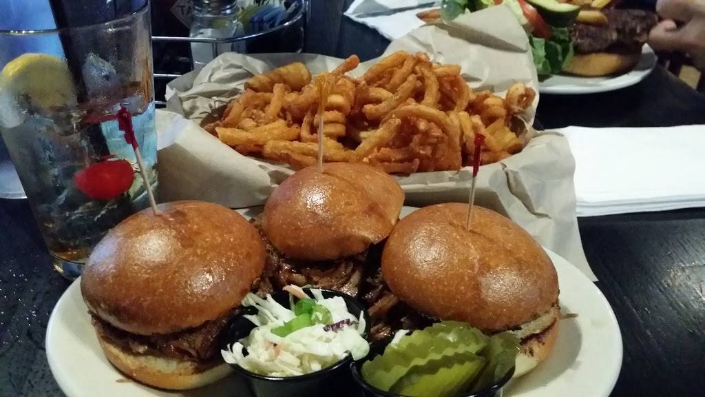 Tailgaters Sports Bar & Grill | restaurant | 4605 Golf Course Rd, Antioch, CA 94531, USA | 9257542277 OR +1 925-754-2277