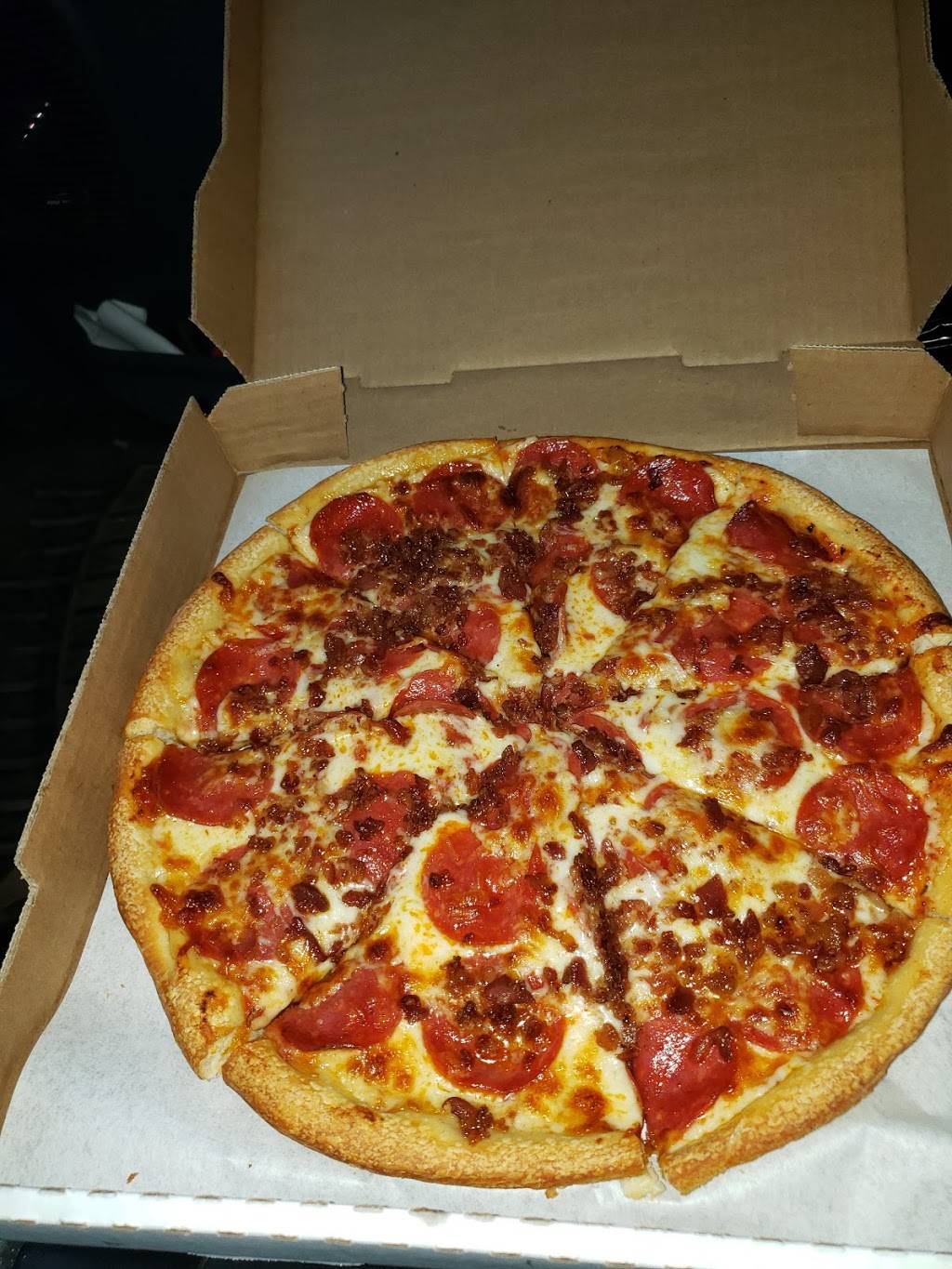 Royal Pizza | restaurant | 7604 St Clair Ave, Cleveland, OH 44103, USA | 2164312211 OR +1 216-431-2211