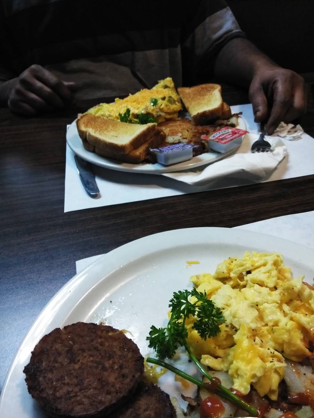 Burkey Family Restaurant | bakery | 670 Shiloh Springs Rd, Dayton, OH 45415, USA | 9372757127 OR +1 937-275-7127