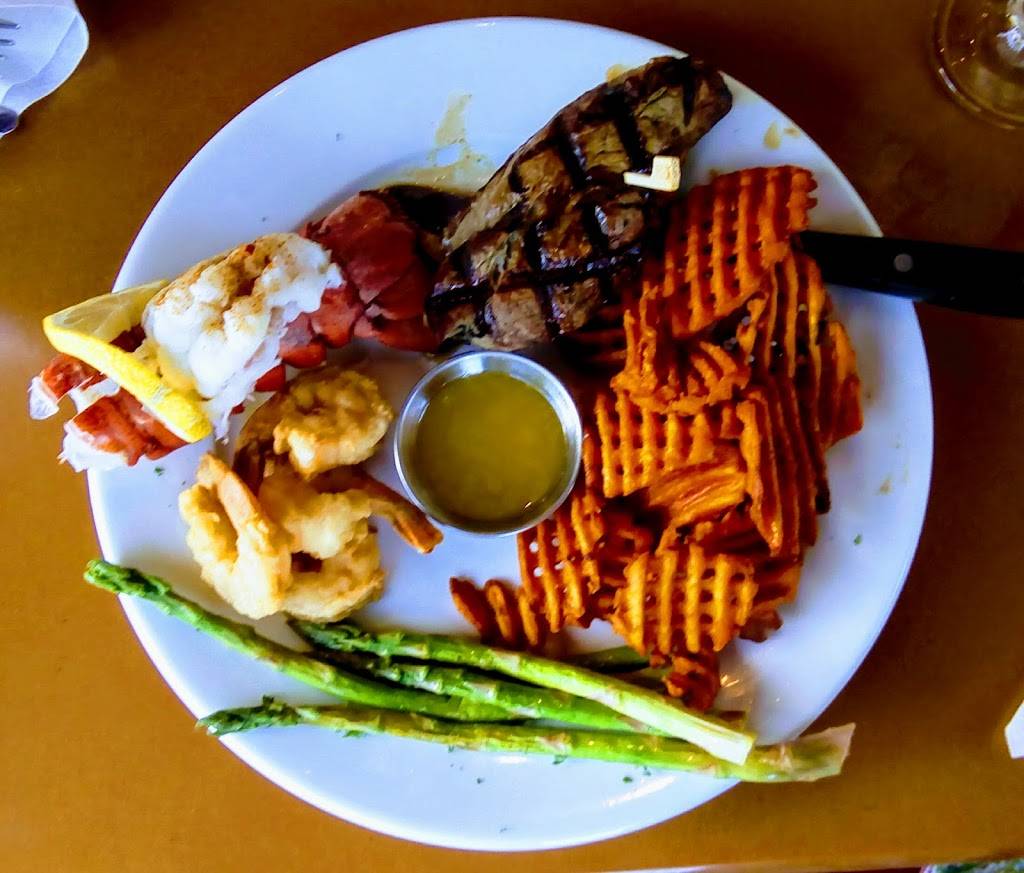 Carolina Seafood & Steak | restaurant | 9911 N Kings Hwy, Myrtle Beach, SC 29572, USA | 8439459288 OR +1 843-945-9288
