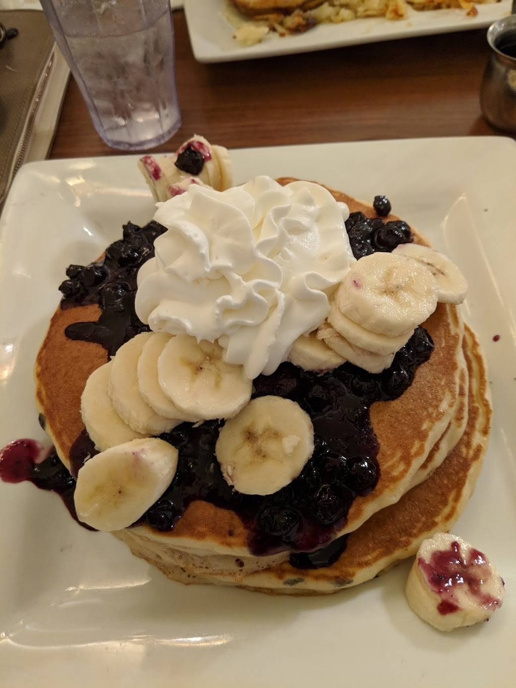 The Broken Egg | restaurant | 221 N Main St, Ann Arbor, MI 48104, USA | 7346655340 OR +1 734-665-5340