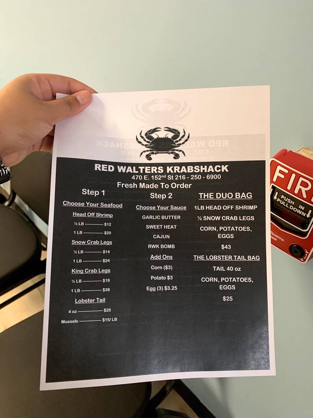 Red Walters Krab Shack | restaurant | 470 E 152nd St, Cleveland, OH 44110, USA | 2162506900 OR +1 216-250-6900