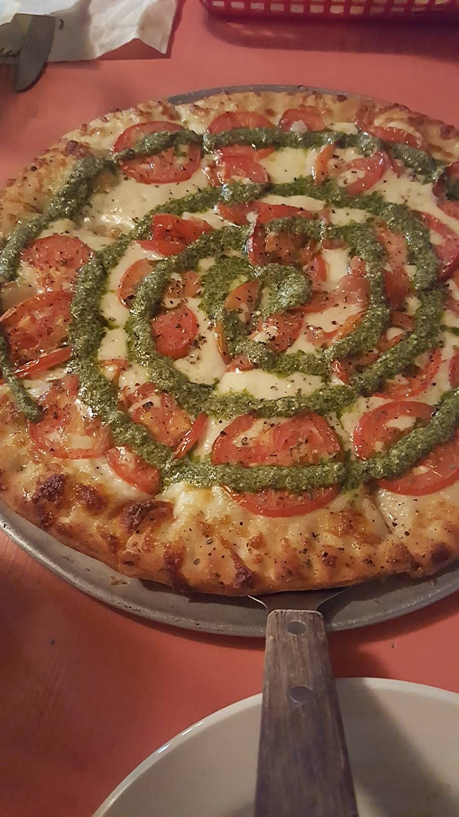 Dry Street Pub & Pizza | restaurant | 101 E Brown St, Southport, NC 28461, USA | 9104575994 OR +1 910-457-5994