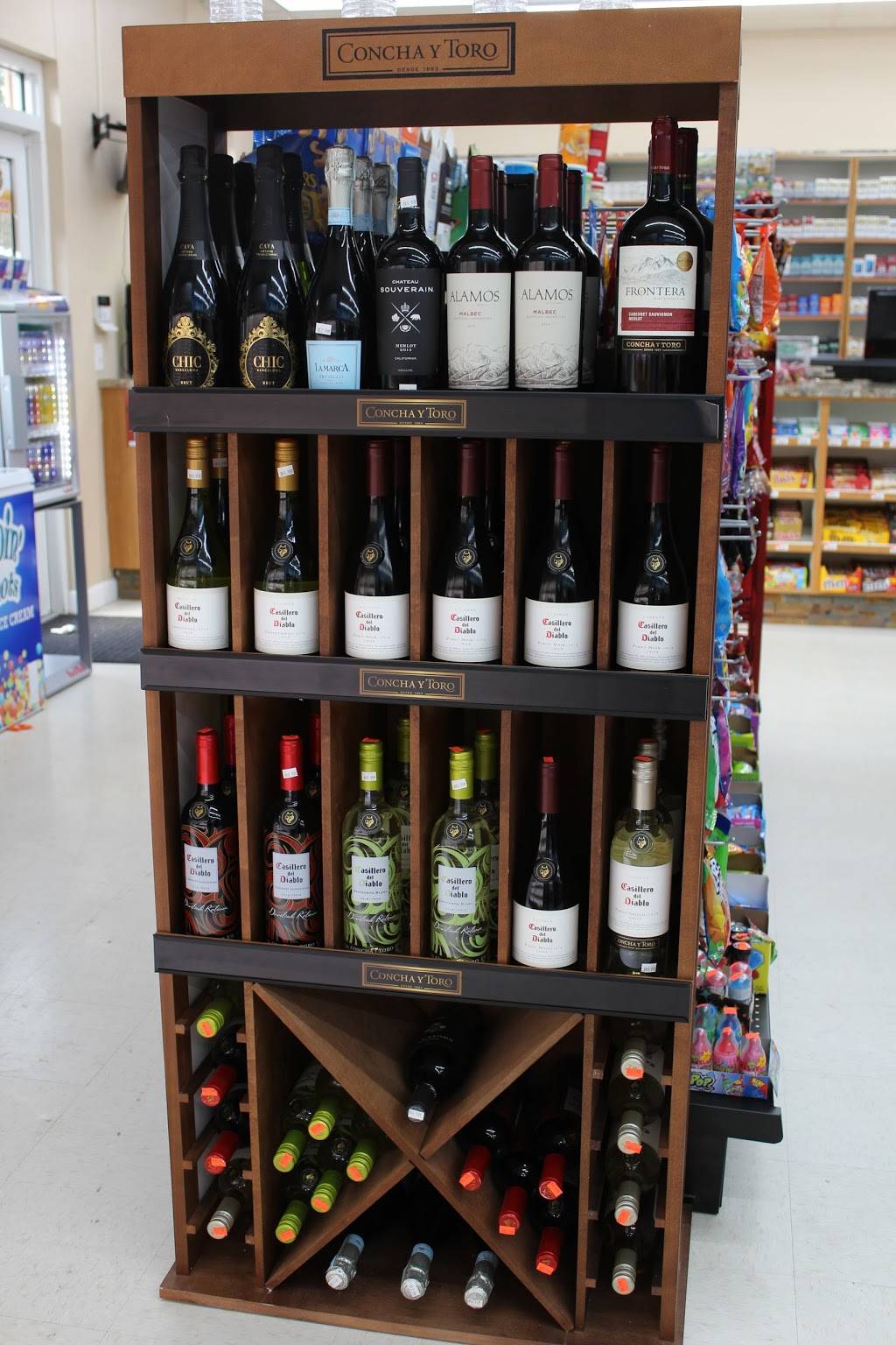 Gateway Quick Mart | restaurant | 12331 Towne Lake Dr Suites 11&12, Fort Myers, FL 33913, USA | 2392088945 OR +1 239-208-8945