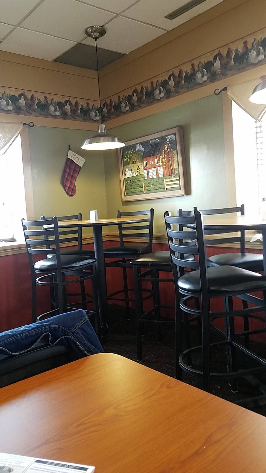 Lees Famous Recipe Chicken | restaurant | 119 Commercial Ave SW, New Philadelphia, OH 44663, USA | 3303391848 OR +1 330-339-1848