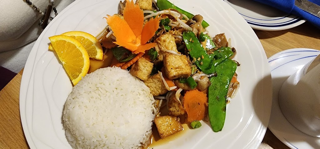 Sand Pebbles at Pinecrest | restaurant | 100 Park Ave Suite 120, Beachwood, OH 44122, USA | 2162456092 OR +1 216-245-6092