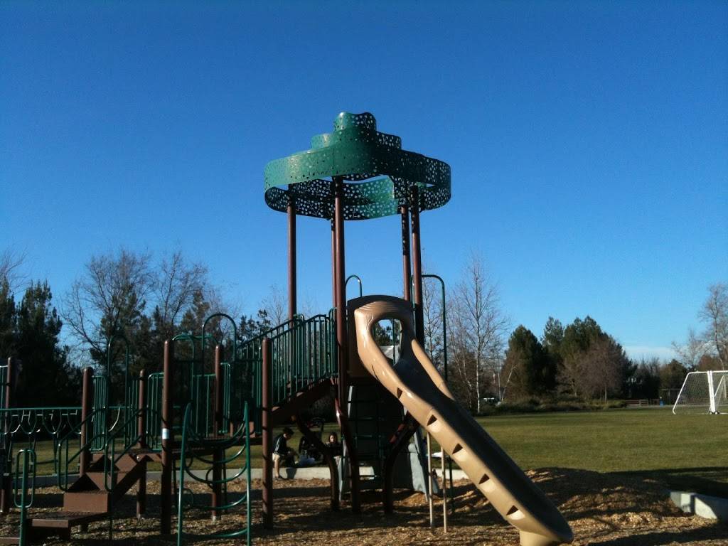 Oakshade Town Center | shopping mall | 2107-2151 Cowell Blvd, Davis, CA 95618, USA | 9252791800 OR +1 925-279-1800