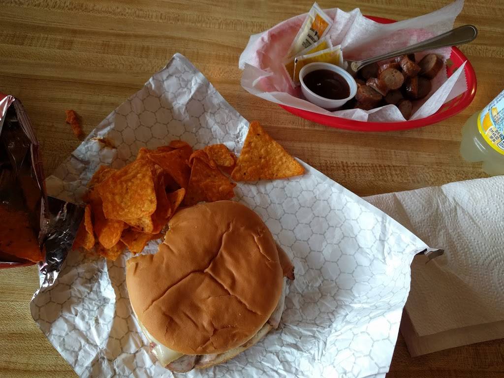 Mikeys Smoked Meats & Deli | restaurant | 20899 AR-5, Mountain View, AR 72560, USA | 8702692666 OR +1 870-269-2666