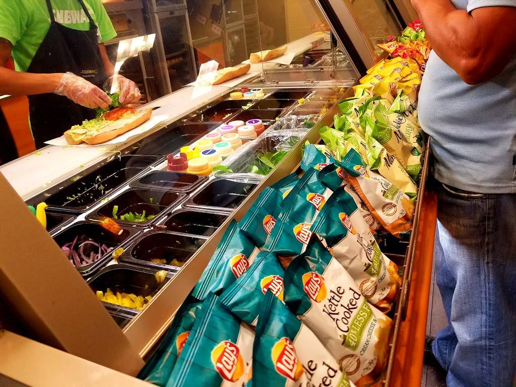 Subway Restaurants | restaurant | 1096 Rosecrans Ave, Gardena, CA 90247, USA | 3103298458 OR +1 310-329-8458