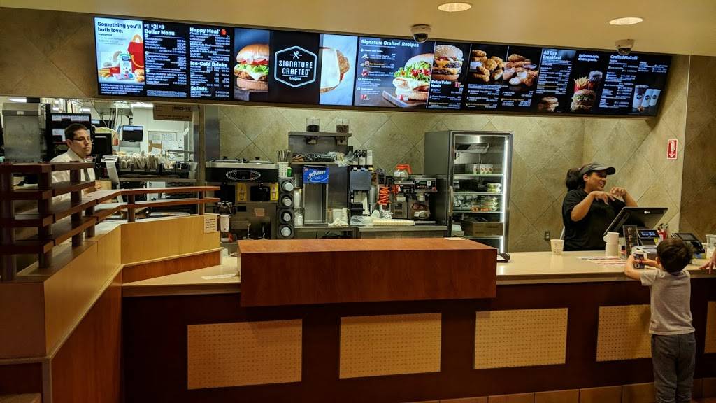 McDonalds | cafe | 7667 150th St W, Apple Valley, MN 55124, USA | 9524322185 OR +1 952-432-2185