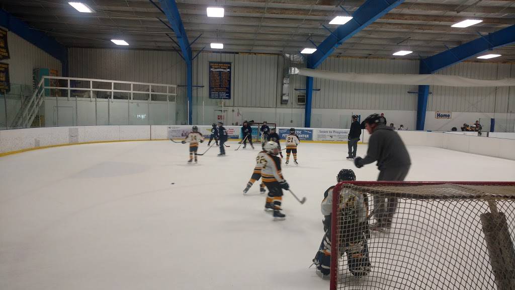 Arctic Breakaway | restaurant | 501 Coliseum Dr, Chelsea, MI 48118, USA | 7344759999 OR +1 734-475-9999