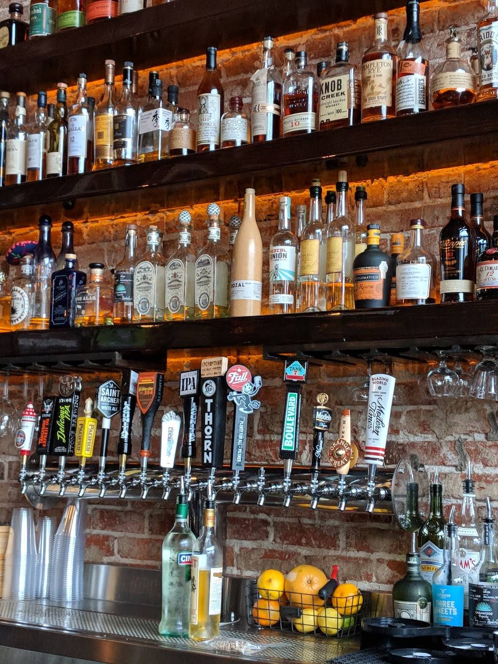 West Coast Tavern | restaurant | 2895 University Ave, San Diego, CA 92104, USA | 6192951688 OR +1 619-295-1688